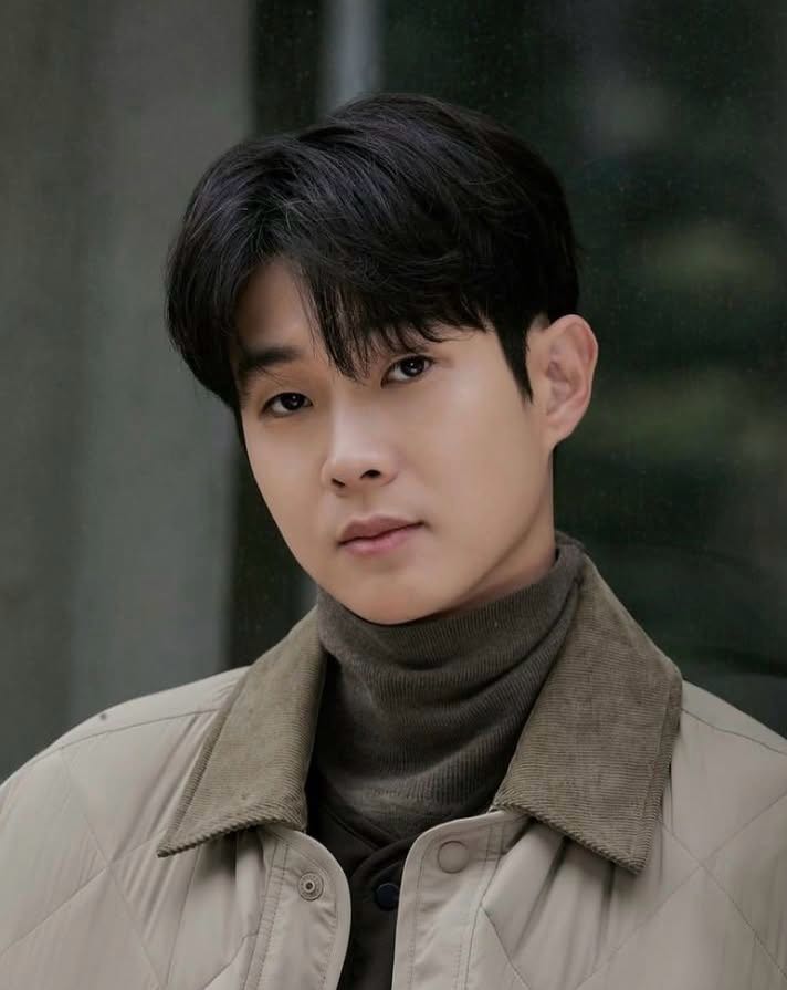 public/images/actor/profilePic/Choi Woo Shik-7240.jpeg